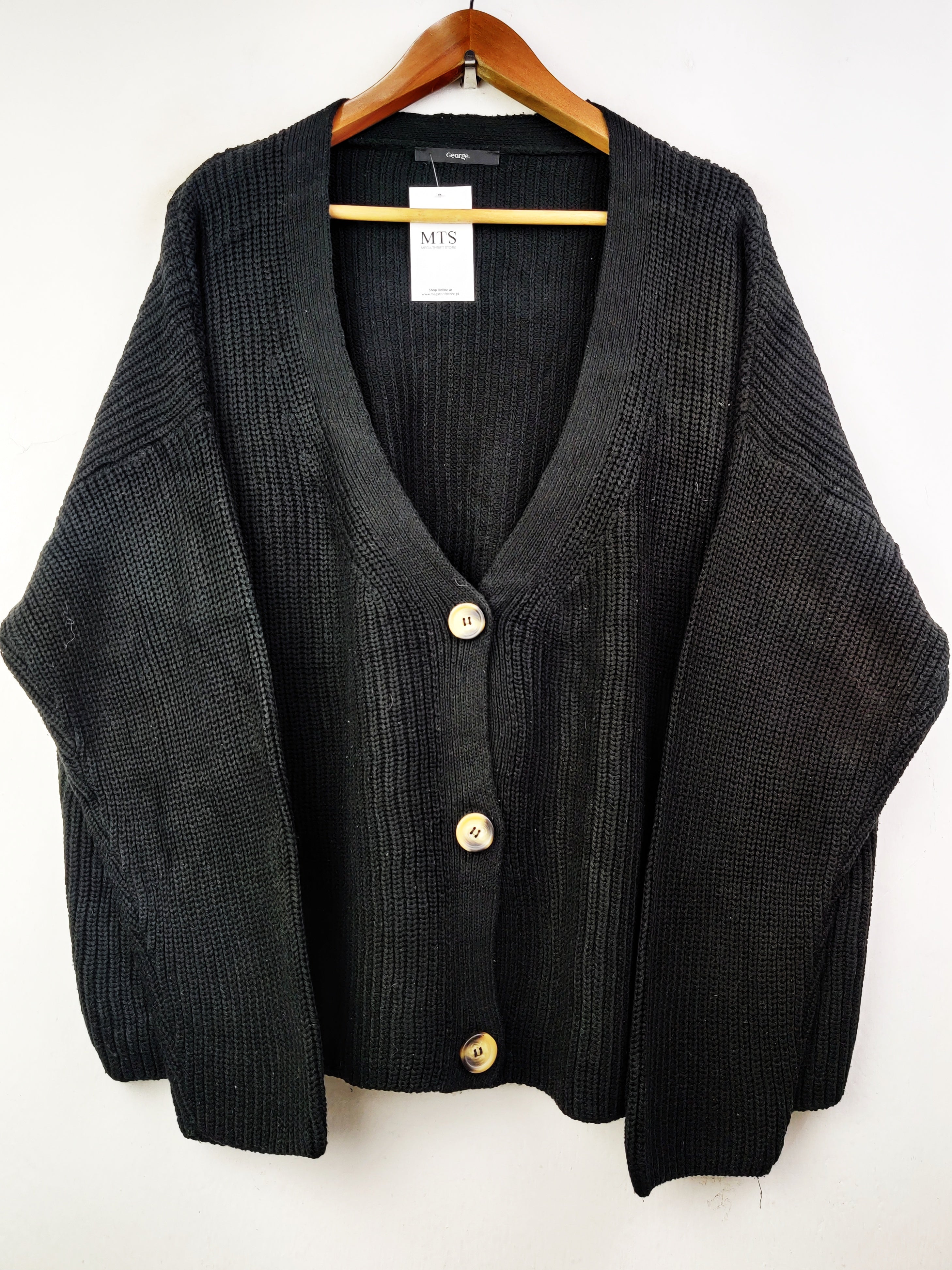 Buy online pre-used pre-loved 100% authentic & Original branded George (LS-7428) available in Pakistan. Top international brands avilable.