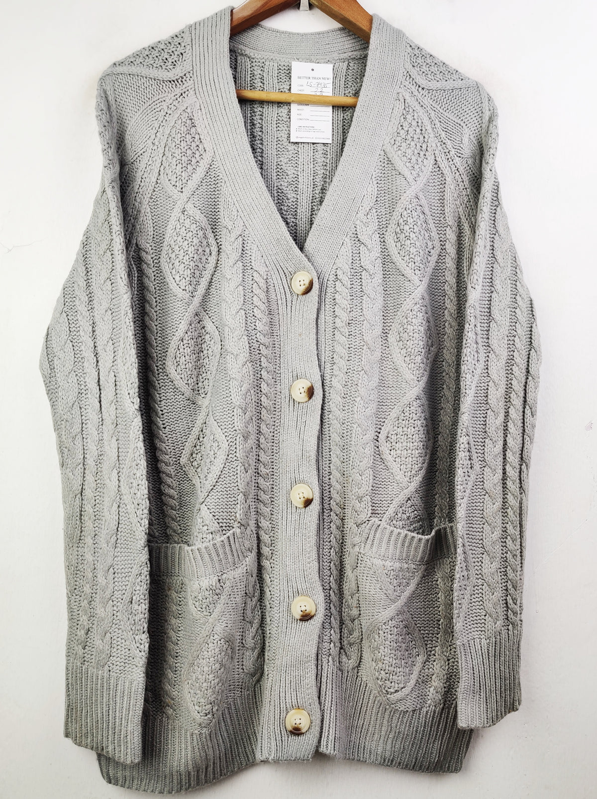 Buy online pre-used pre-loved 100% authentic & Original branded Unknown Brand (LS-7435) available in Pakistan. Top international brands avilable.