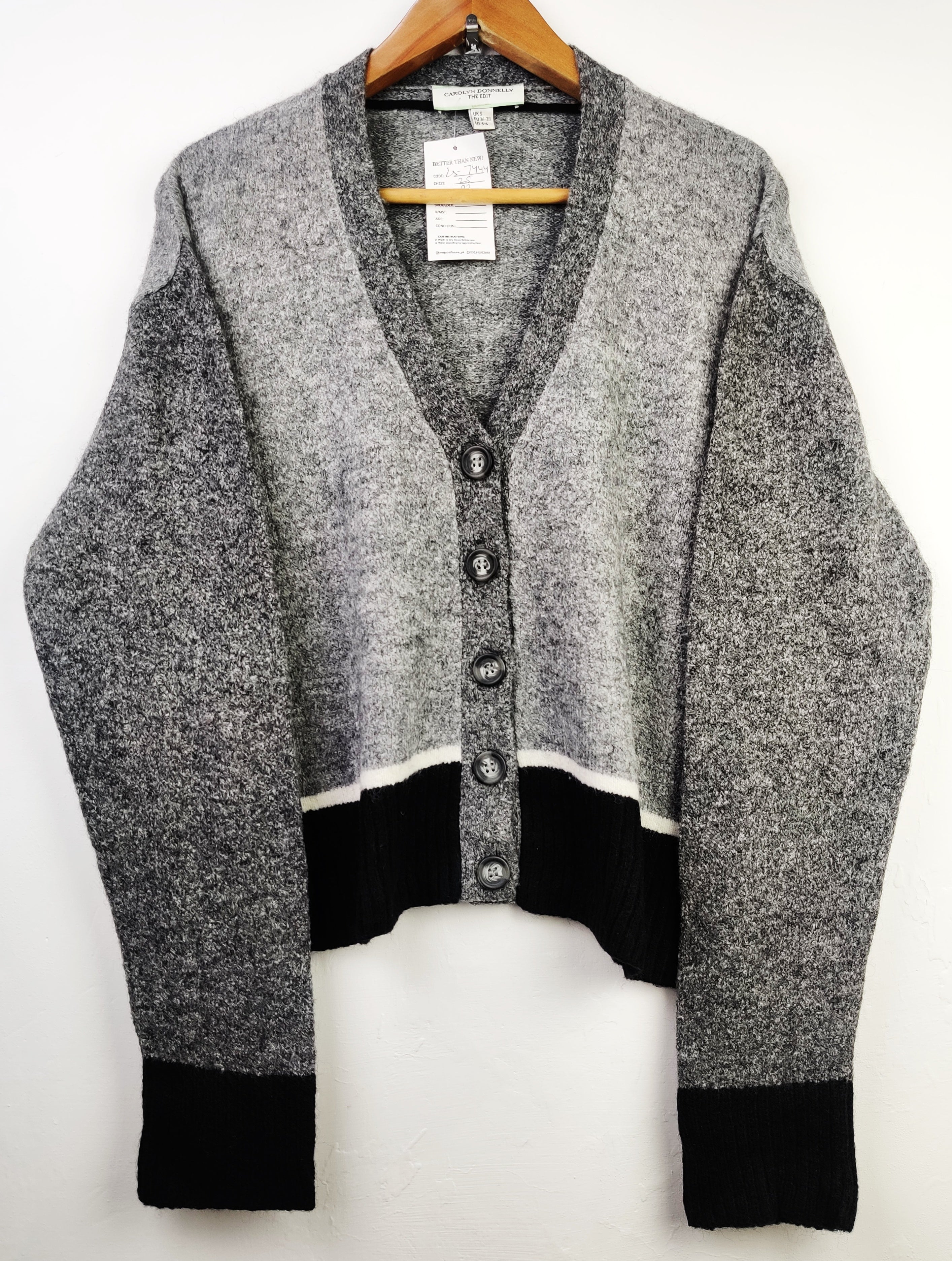 Buy online pre-used pre-loved 100% authentic & Original branded Carolyn Donnelly (LS-7444) available in Pakistan. Top international brands avilable.