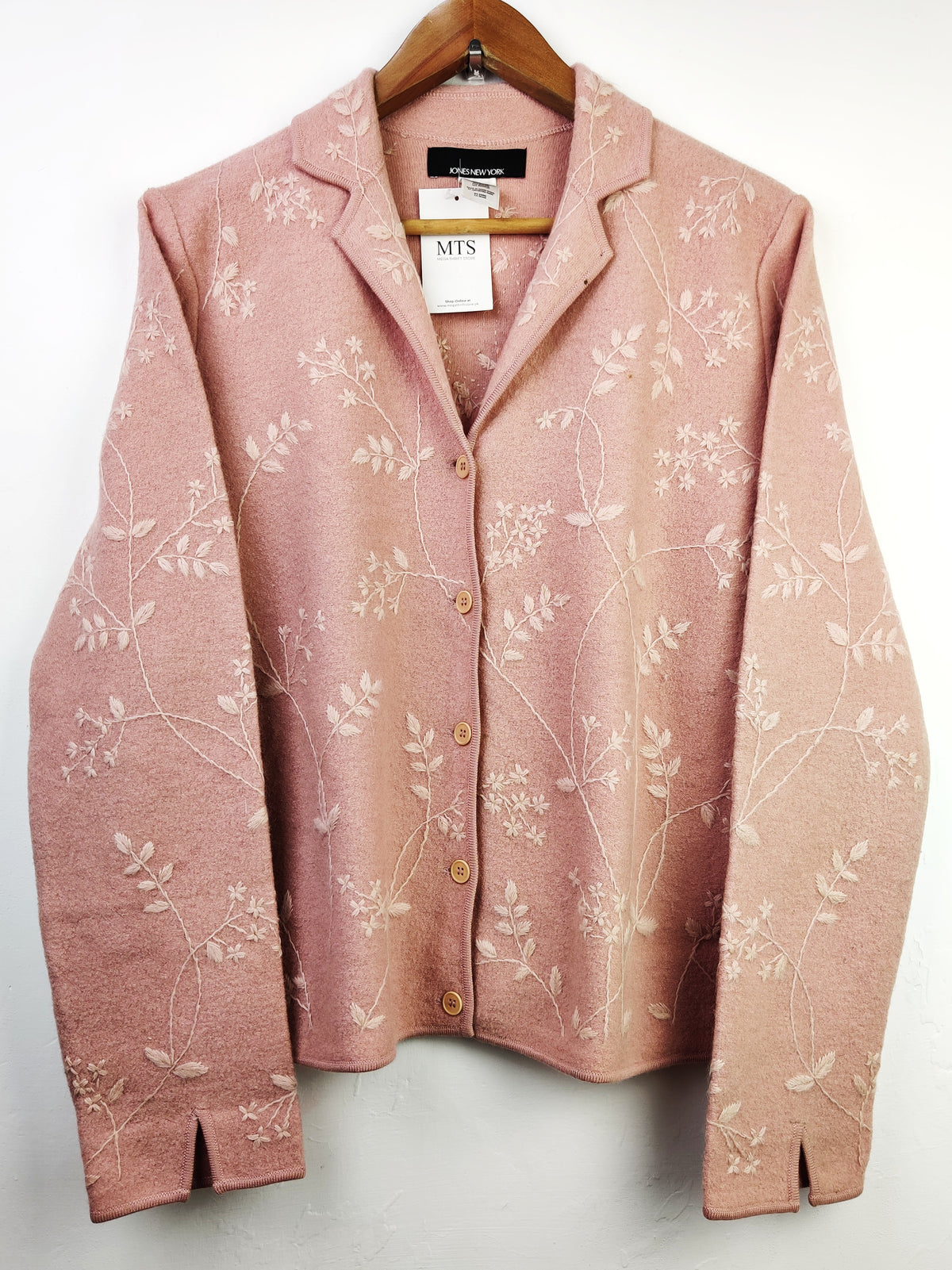 Buy online pre-used pre-loved 100% authentic & Original branded Susan Bristol (LS-7453) available in Pakistan. Top international brands avilable.