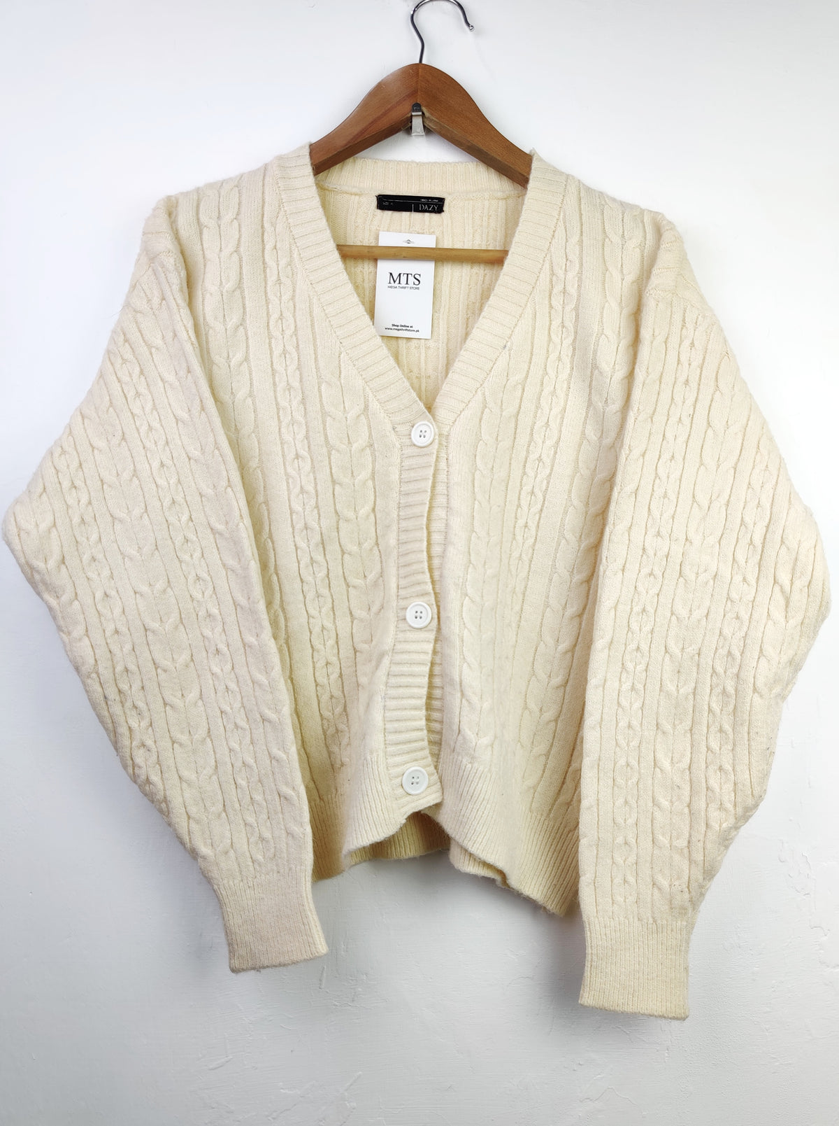 Buy online pre-used pre-loved 100% authentic & Original branded Dazy (LS-7464) available in Pakistan. Top international brands avilable.
