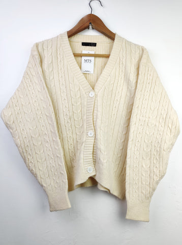 Buy online pre-used pre-loved 100% authentic & Original branded Dazy (LS-7464) available in Pakistan. Top international brands avilable.