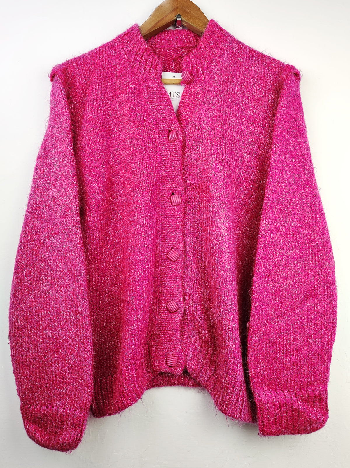 Buy online pre-used pre-loved 100% authentic & Original branded Unknown Brand (LS-7469) available in Pakistan. Top international brands avilable.