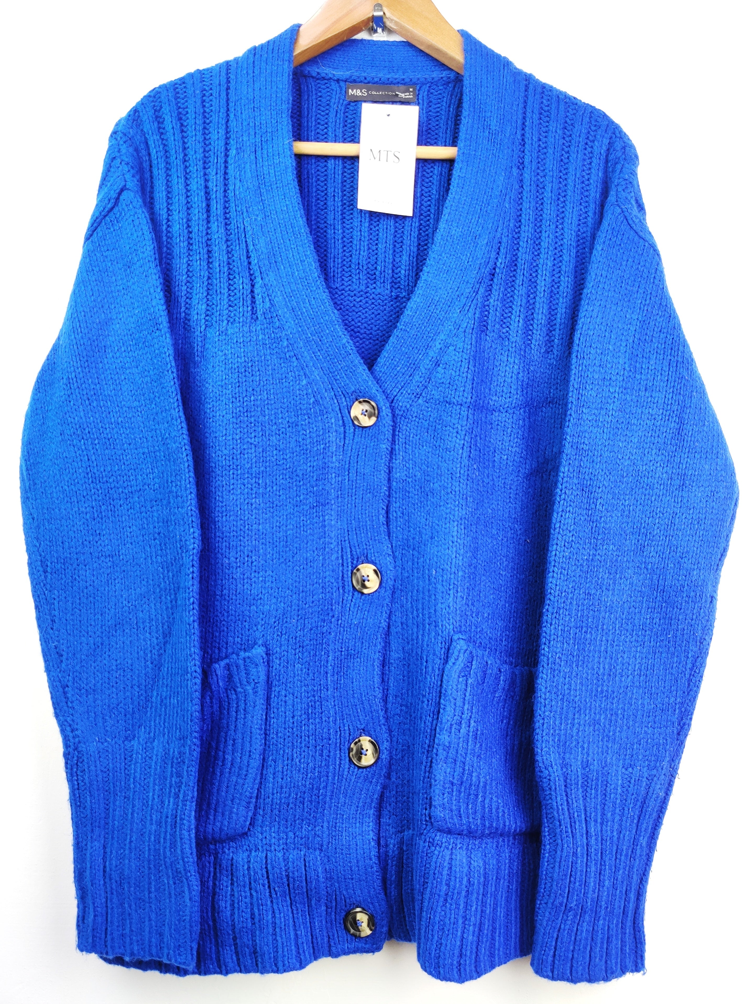 Buy online pre-used pre-loved 100% authentic & Original branded Marks & Spencer (LS-7477) available in Pakistan. Top international brands avilable.