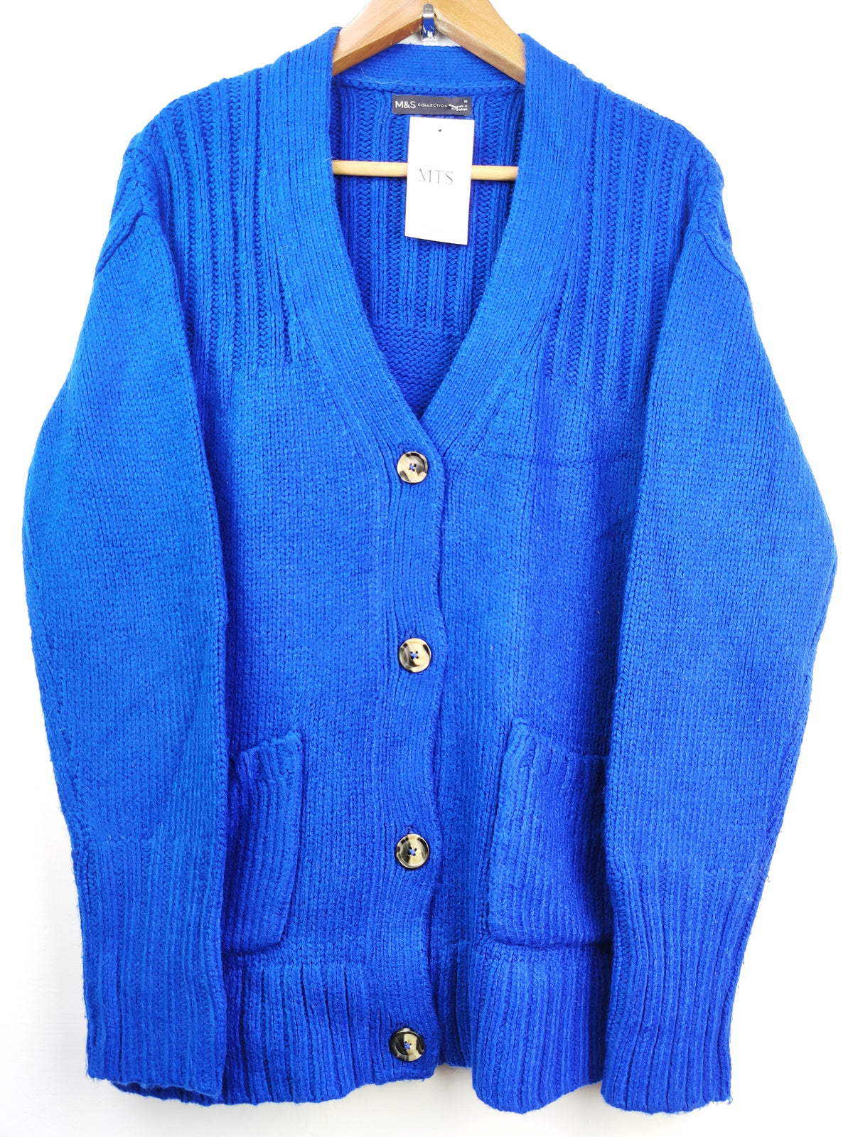 Buy online pre-used pre-loved 100% authentic & Original branded Marks & Spencer (LS-7477) available in Pakistan. Top international brands avilable.