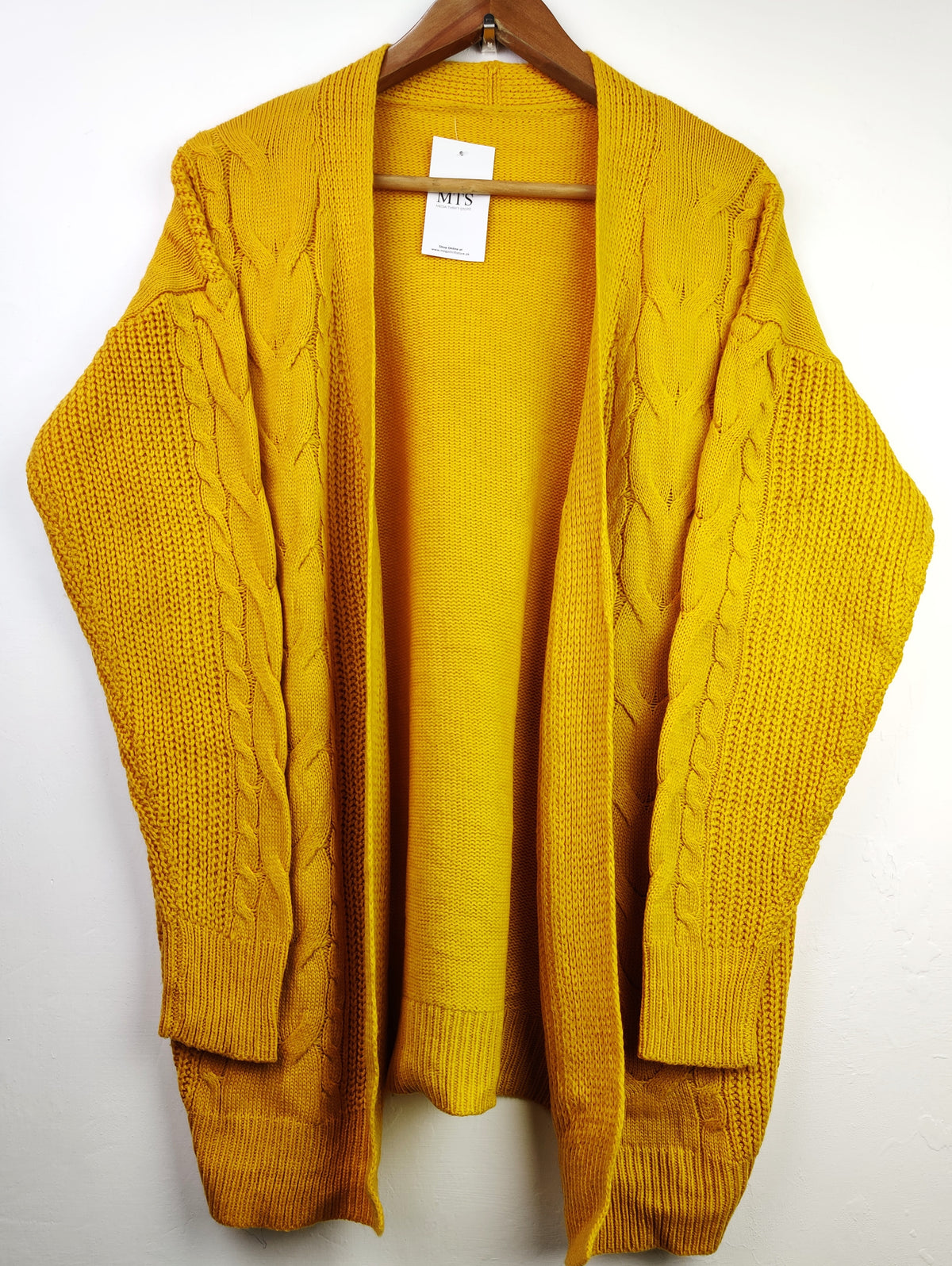 Buy online pre-used pre-loved 100% authentic & Original branded Shein (LS-7480) available in Pakistan. Top international brands avilable.