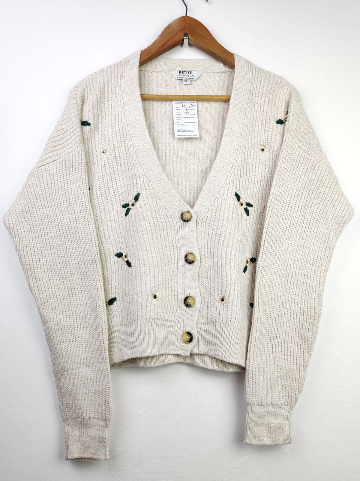 Buy online pre-used pre-loved 100% authentic & Original branded Dorothy Perkins (LS-7500) available in Pakistan. Top international brands avilable.