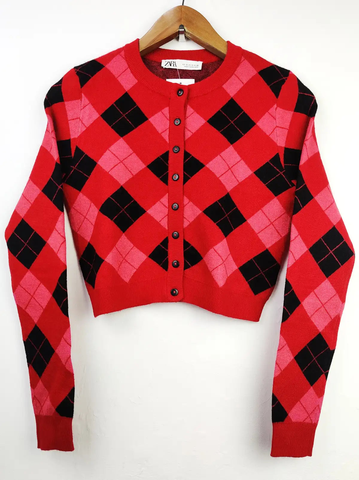 Buy online pre-used pre-loved 100% authentic & Original branded Zara (LS-7551) available in Pakistan. Top international brands avilable.