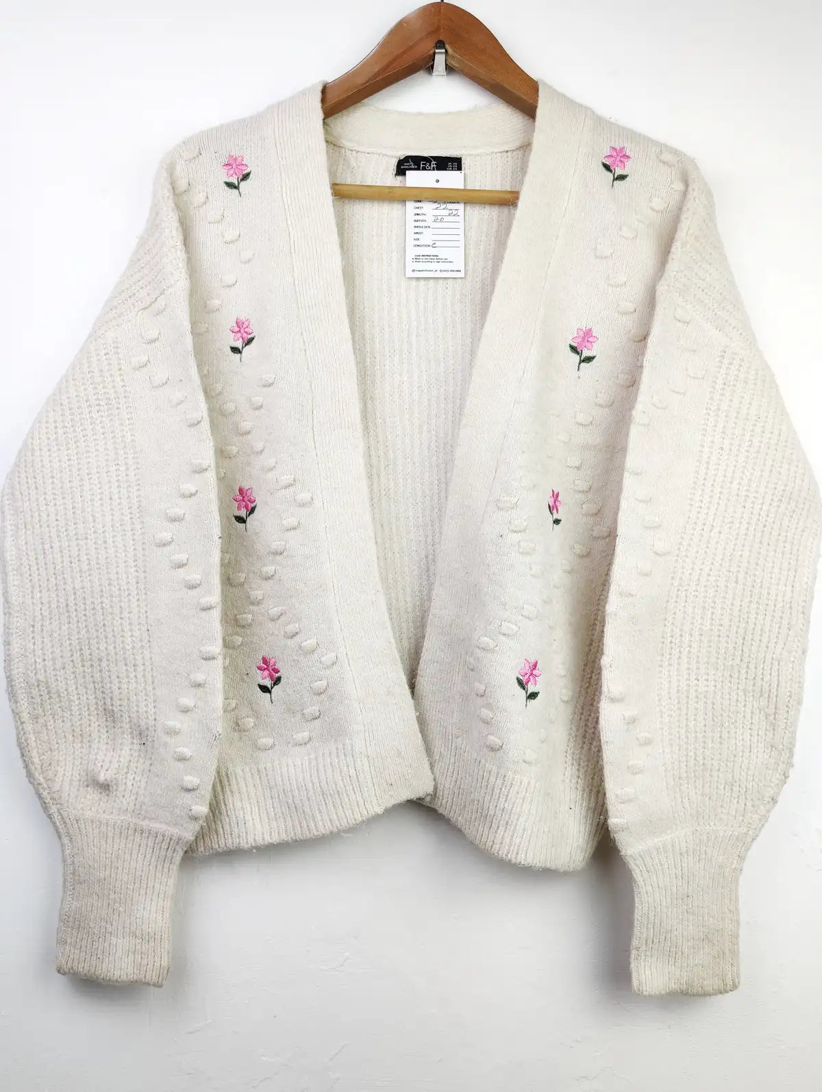 Buy online pre-used pre-loved 100% authentic & Original branded F&F (LS-7568) available in Pakistan. Top international brands avilable.