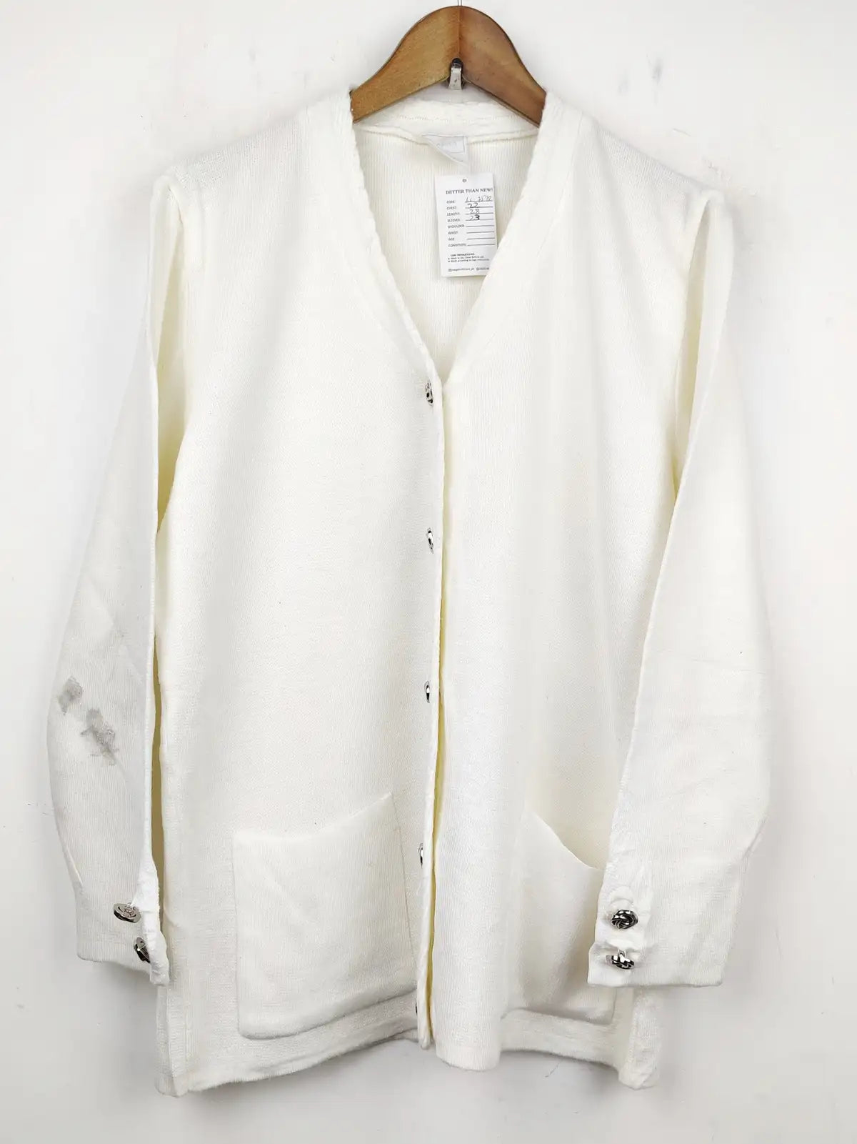 Buy online pre-used pre-loved 100% authentic & Original branded Classics (LS-7598) available in Pakistan. Top international brands avilable.