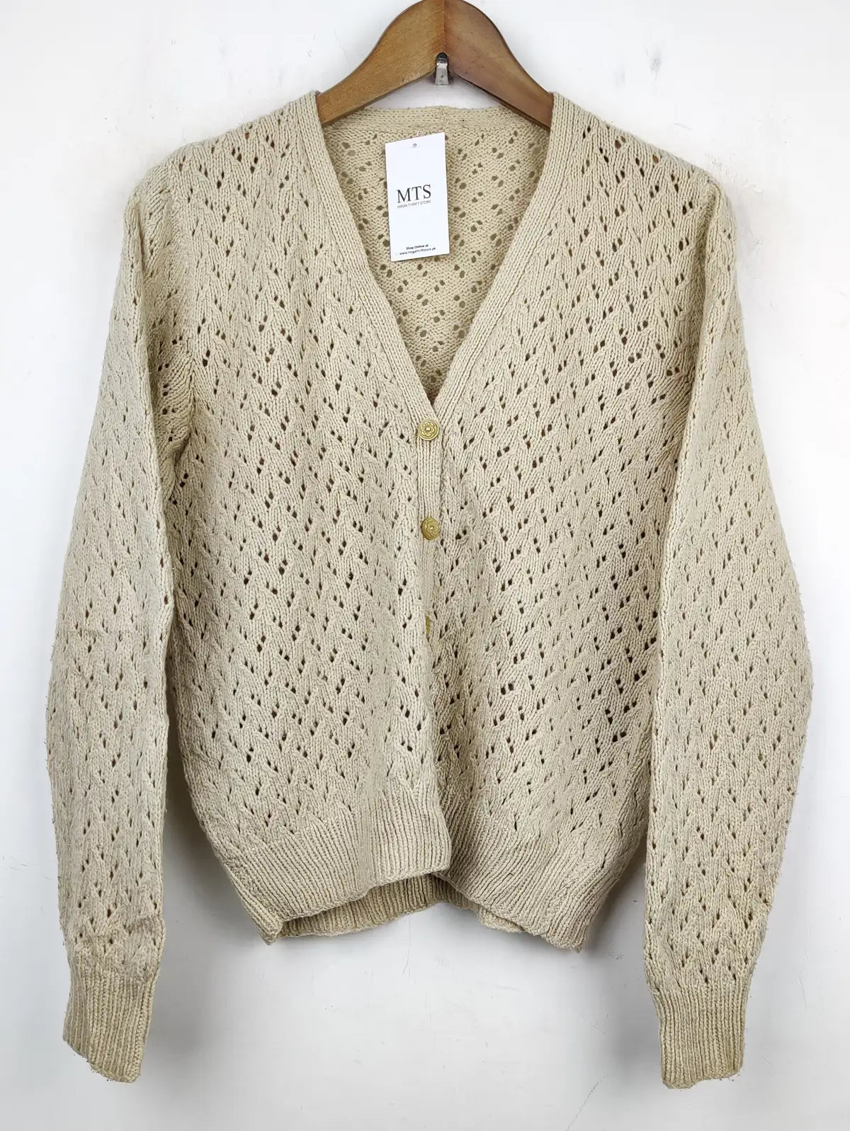 Buy online pre-used pre-loved 100% authentic & Original branded Unknown Brand (LS-7611) available in Pakistan. Top international brands avilable.