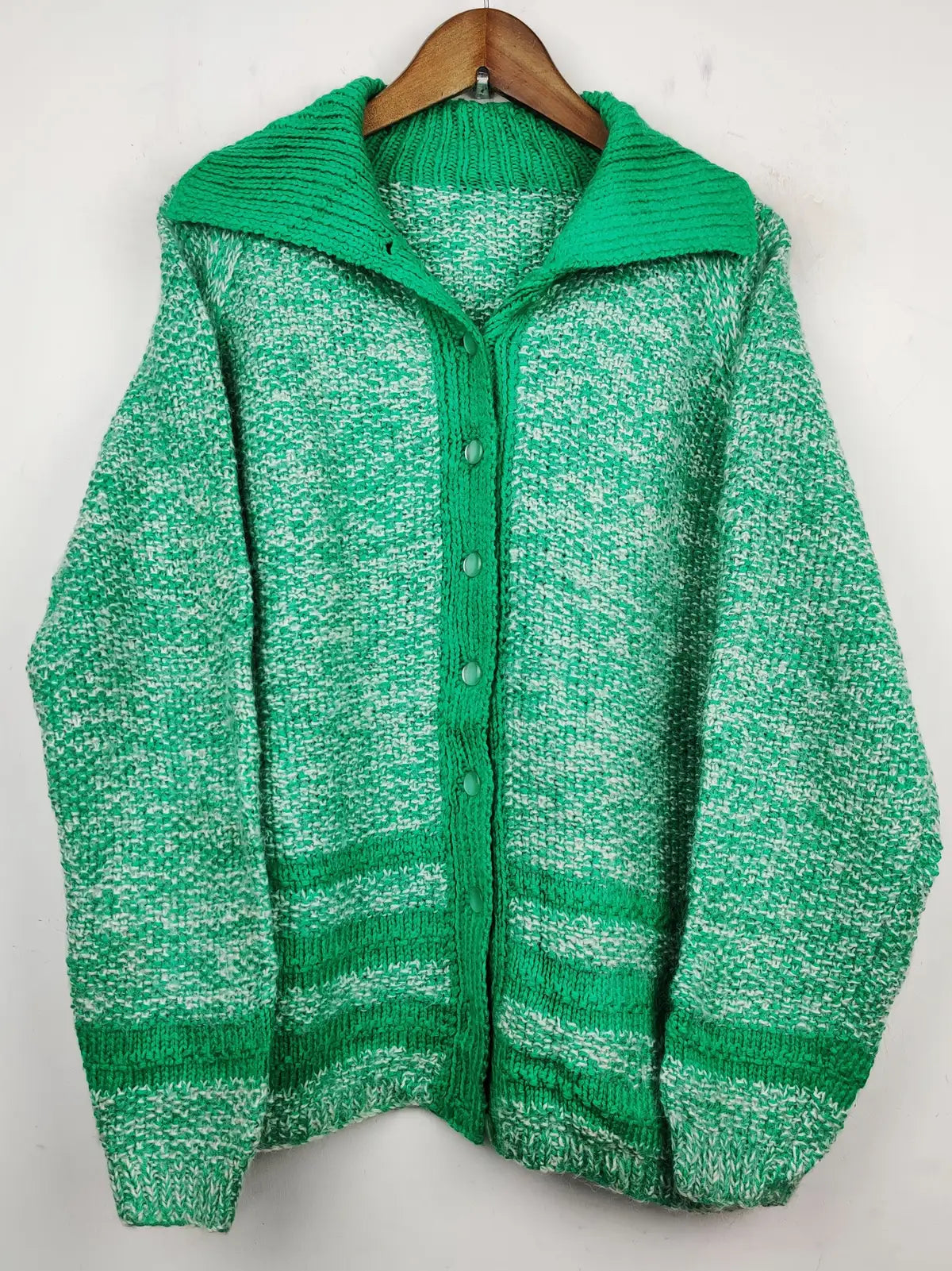 Buy online pre-used pre-loved 100% authentic & Original branded Unknown Brand (LS-7618) available in Pakistan. Top international brands avilable.