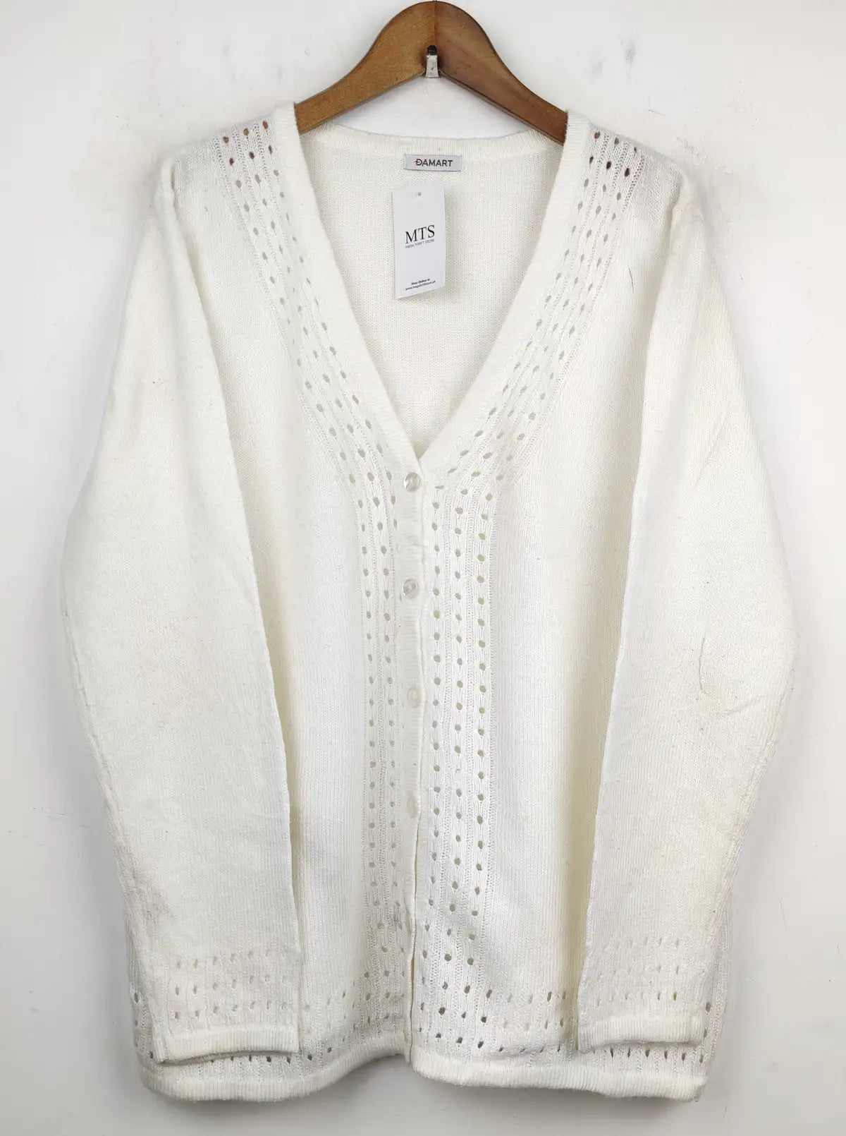 Buy online pre-used pre-loved 100% authentic & Original branded Damart (LS-7639) available in Pakistan. Top international brands avilable.