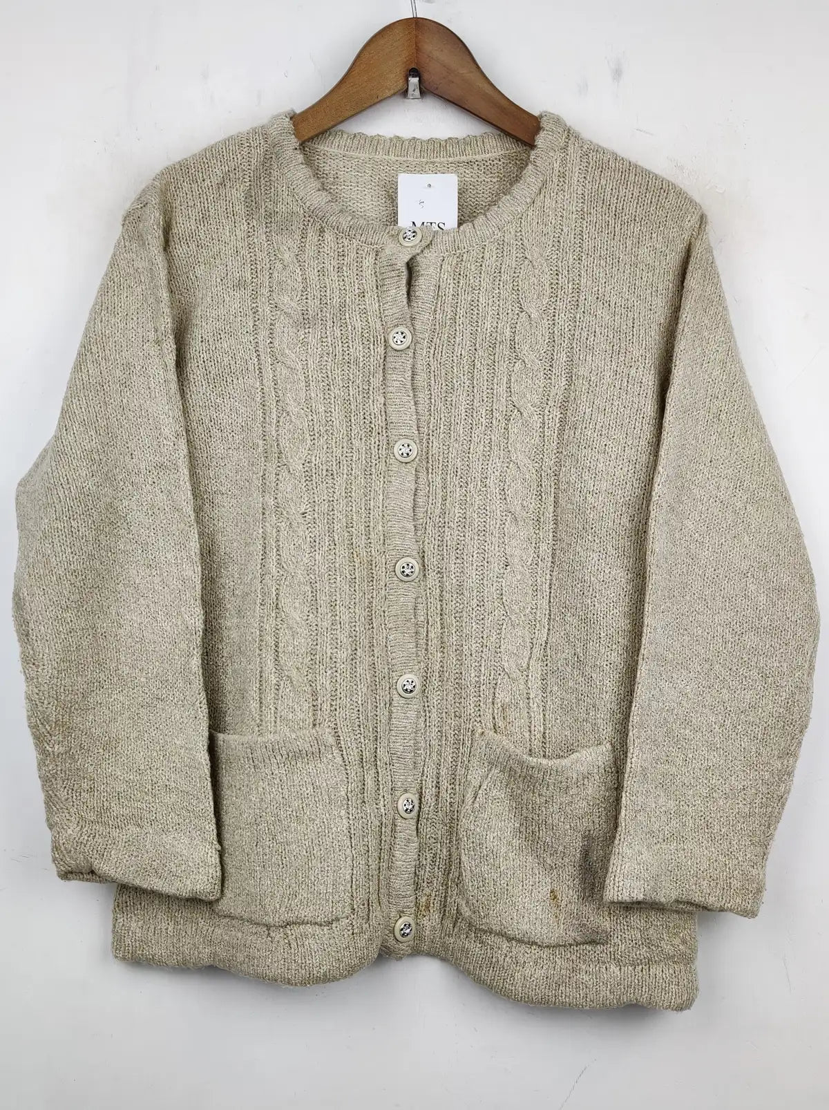 Buy online pre-used pre-loved 100% authentic & Original branded Unknown Brand (LS-7642) available in Pakistan. Top international brands avilable.