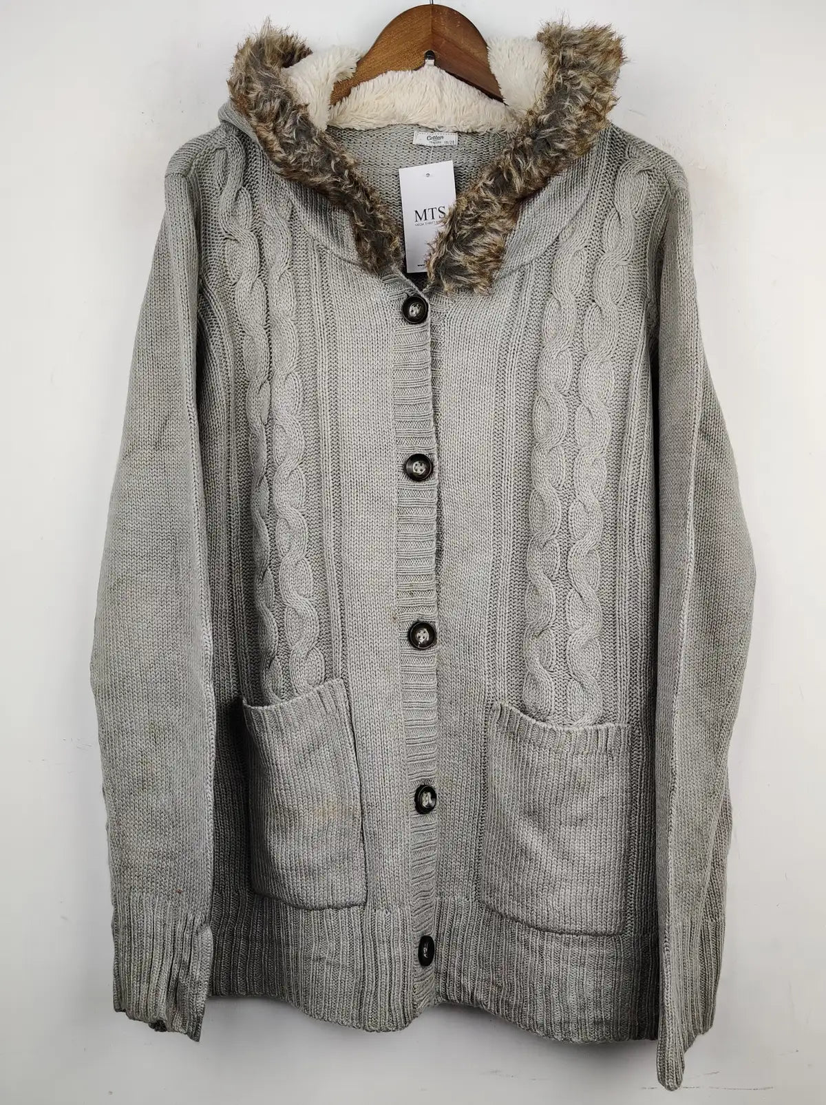 Buy online pre-used pre-loved 100% authentic & Original branded Cotton Traders (LS-7650) available in Pakistan. Top international brands avilable.