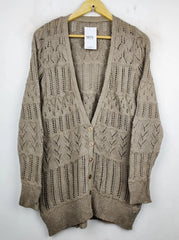 Buy online pre-used pre-loved 100% authentic & Original branded Unknown Brand (LS-7659) available in Pakistan. Top international brands avilable.