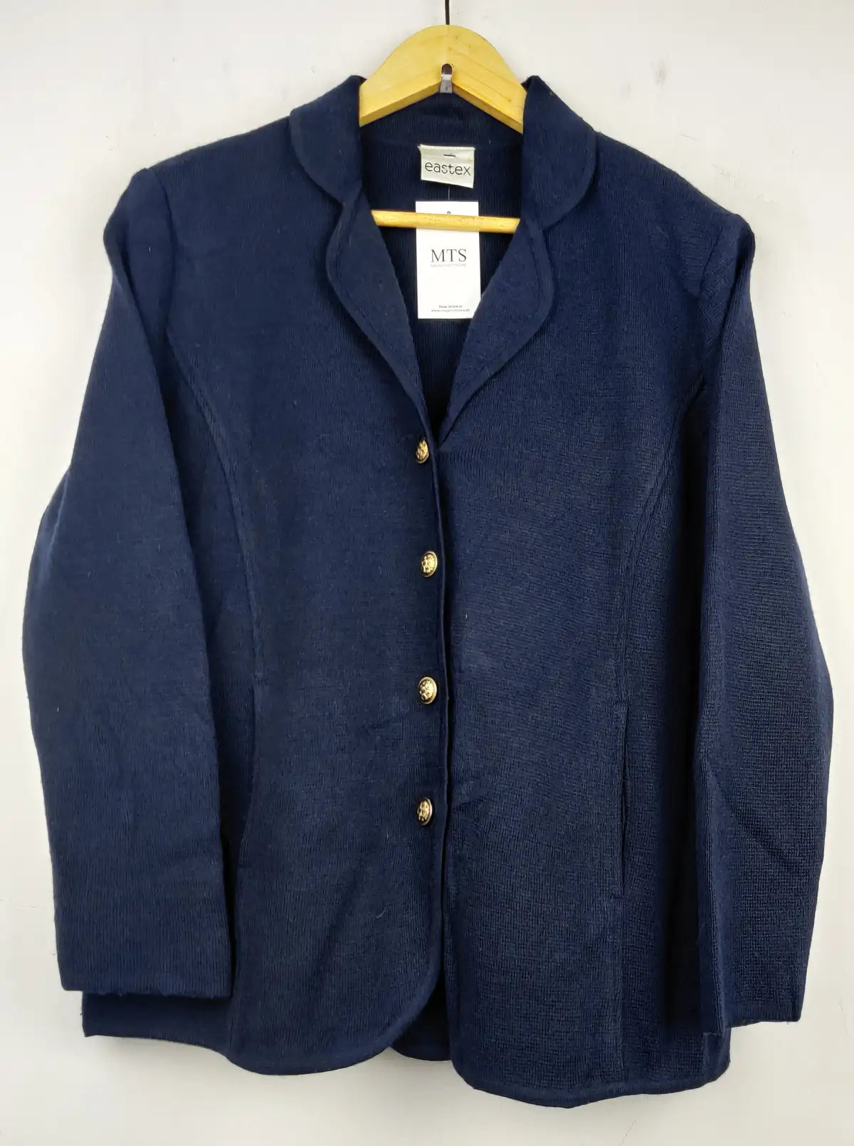 Buy online pre-used pre-loved 100% authentic & Original branded Eastex (LS-7669) available in Pakistan. Top international brands avilable.