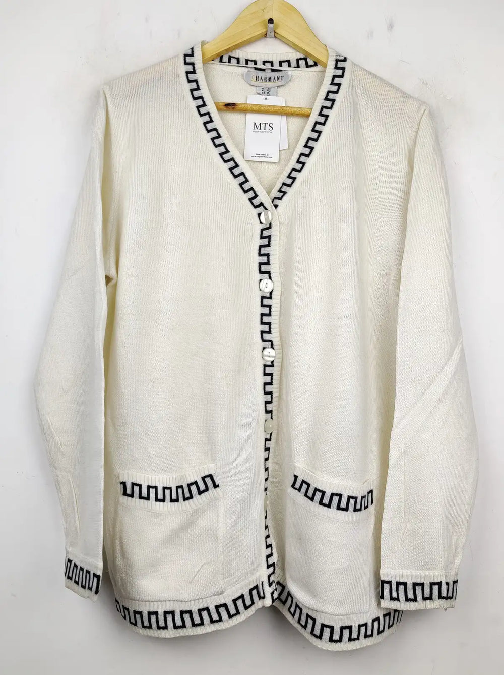 Buy online pre-used pre-loved 100% authentic & Original branded Charmant (LS-7671) available in Pakistan. Top international brands avilable.
