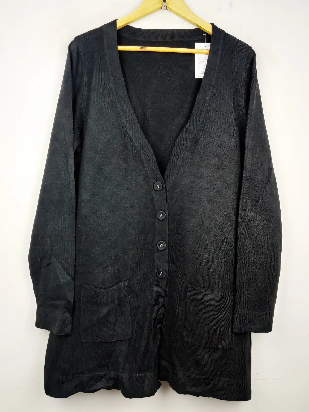 Buy online pre-used pre-loved 100% authentic & Original branded Unknown Brand (LS-7676) available in Pakistan. Top international brands avilable.