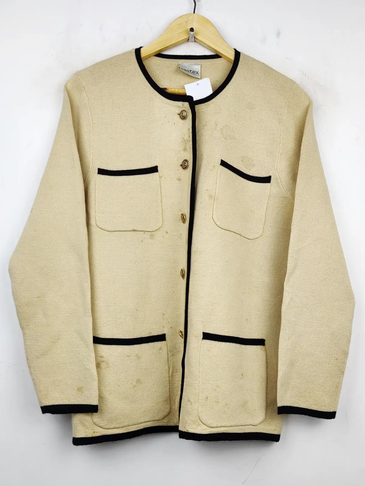 Buy online pre-used pre-loved 100% authentic & Original branded Eastex (LS-7690) available in Pakistan. Top international brands avilable.