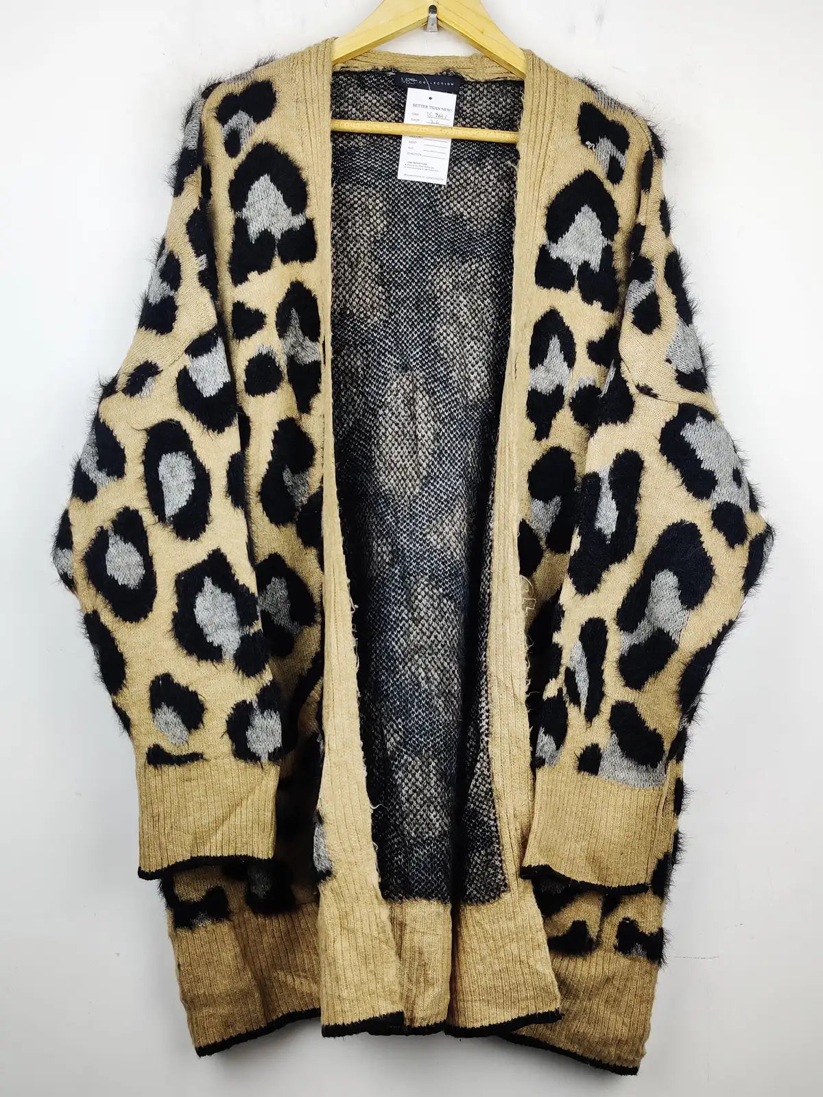 Buy online pre-used pre-loved 100% authentic & Original branded Marks & Spencer (LS-7693) available in Pakistan. Top international brands avilable.
