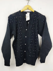 Buy online pre-used pre-loved 100% authentic & Original branded Unknown Brand (LS-7695) available in Pakistan. Top international brands avilable.