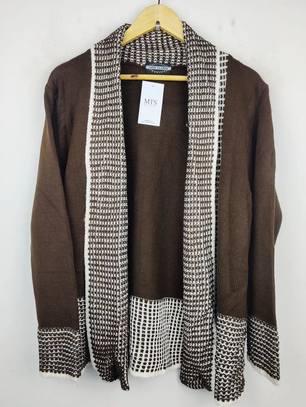 Buy online pre-used pre-loved 100% authentic & Original branded Lizzi Clarke (LS-7696) available in Pakistan. Top international brands avilable.