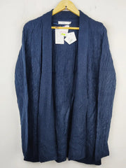 Buy online pre-used pre-loved 100% authentic & Original branded Isle (LS-7698) available in Pakistan. Top international brands avilable.
