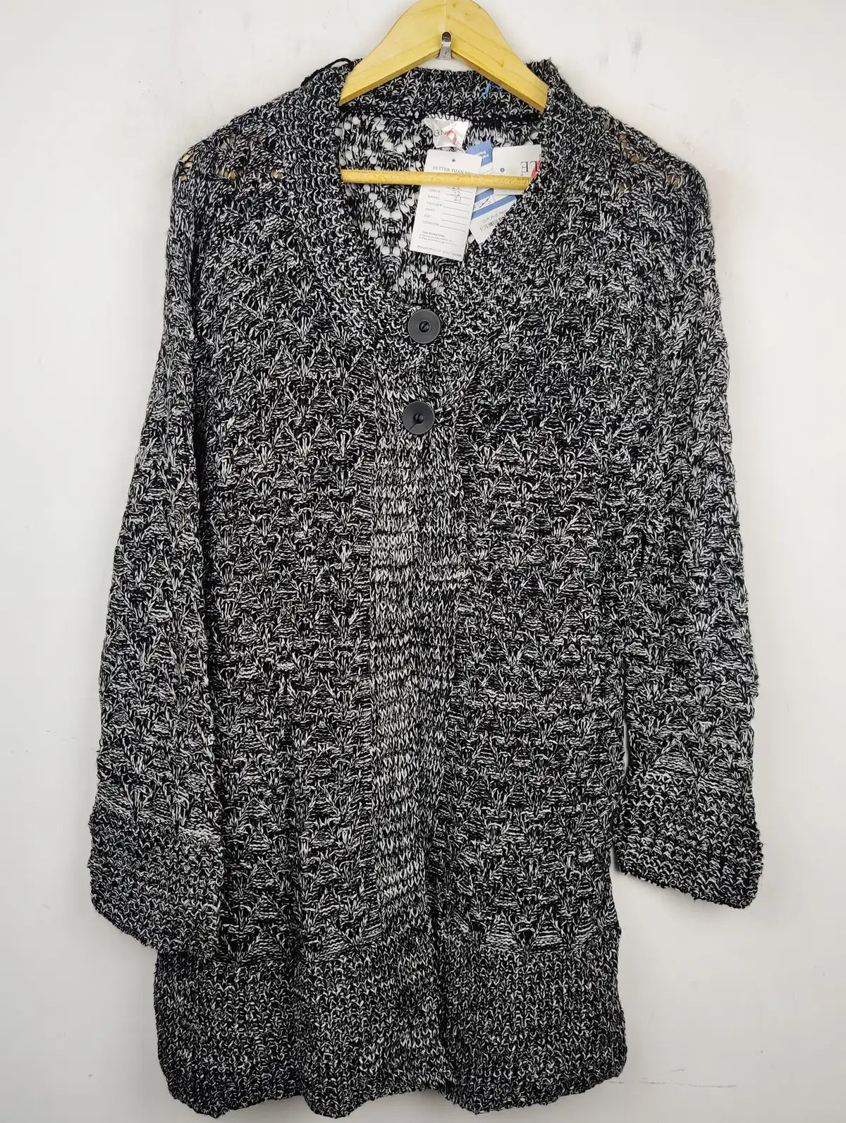 Buy online pre-used pre-loved 100% authentic & Original branded Gazelle London (LS-7701) available in Pakistan. Top international brands avilable.
