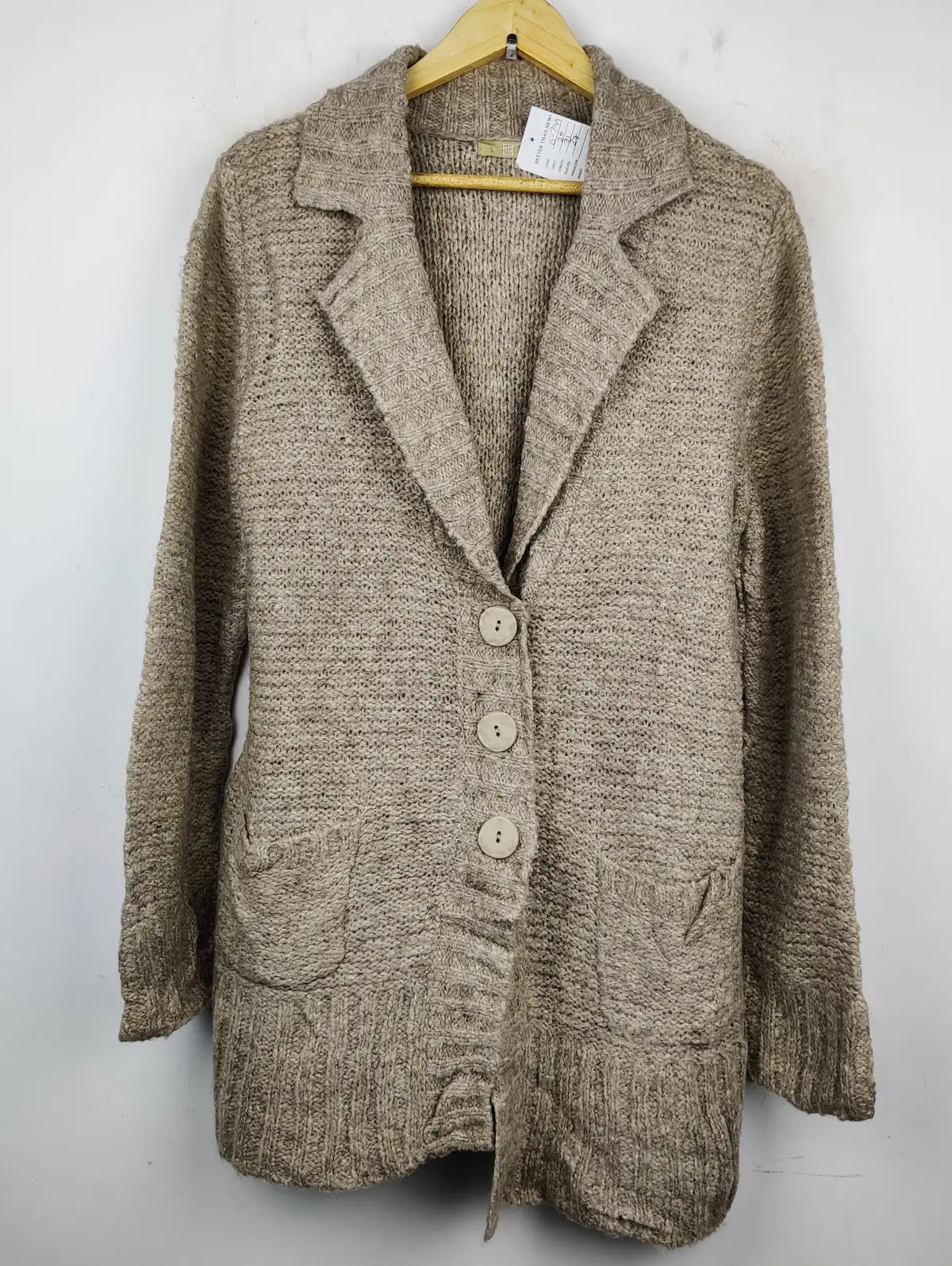 Buy online pre-used pre-loved 100% authentic & Original branded Tu (LS-7709) available in Pakistan. Top international brands avilable.