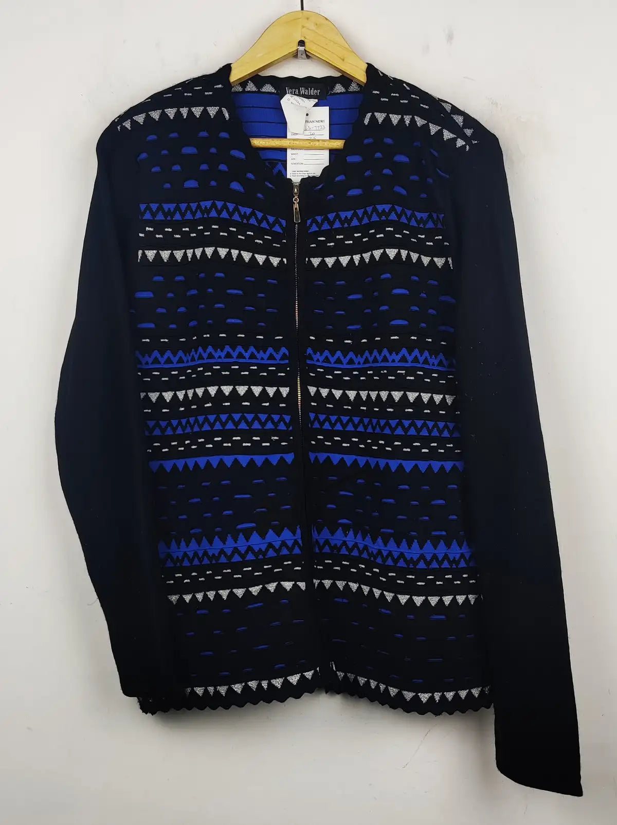 Buy online pre-used pre-loved 100% authentic & Original branded Vera Walder (LS-7723) available in Pakistan. Top international brands avilable.