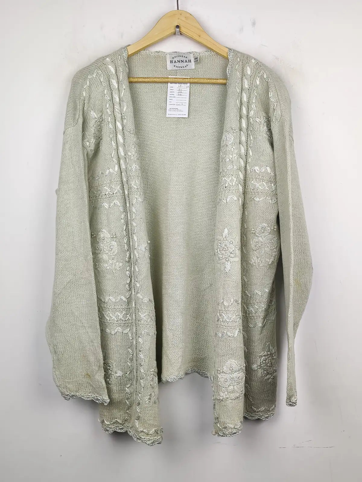 Buy online pre-used pre-loved 100% authentic & Original branded Hannah (LS-7725) available in Pakistan. Top international brands avilable.