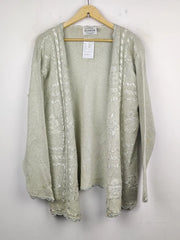 Buy online pre-used pre-loved 100% authentic & Original branded Hannah (LS-7725) available in Pakistan. Top international brands avilable.