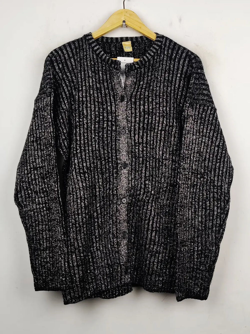 Buy online pre-used pre-loved 100% authentic & Original branded Unknown Brand (LS-7737) available in Pakistan. Top international brands avilable.