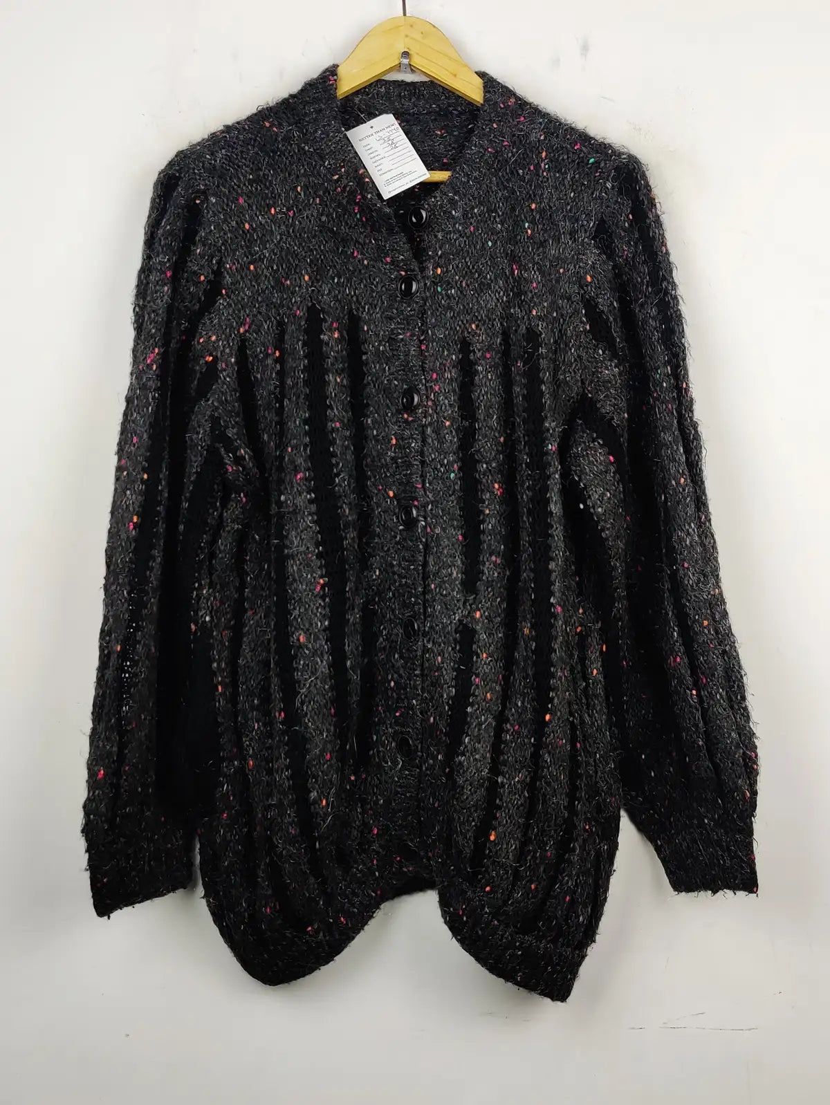 Buy online pre-used pre-loved 100% authentic & Original branded Unknown Brand (LS-7740) available in Pakistan. Top international brands avilable.