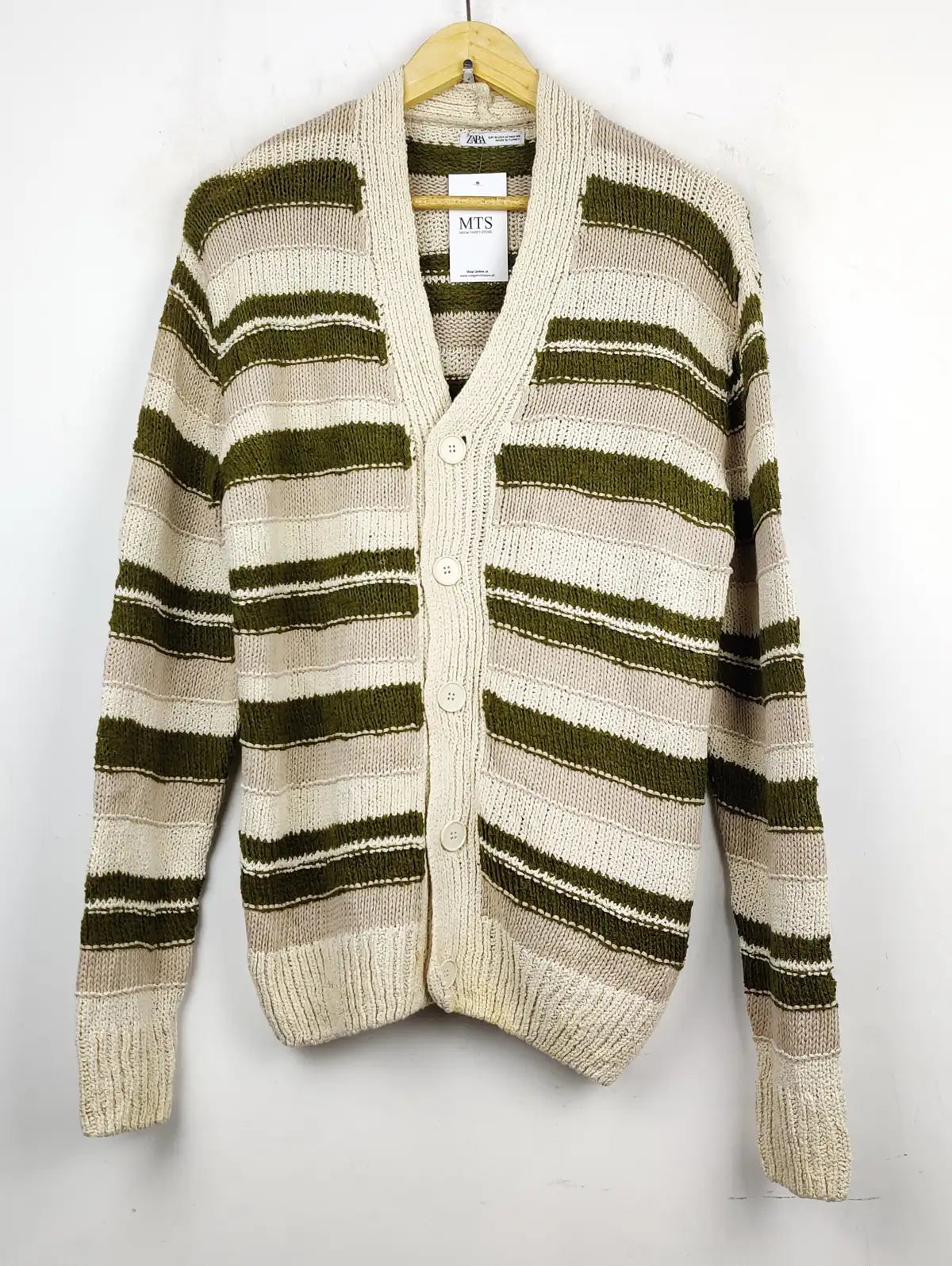 Buy online pre-used pre-loved 100% authentic & Original branded Zara (LS-7744) available in Pakistan. Top international brands avilable.