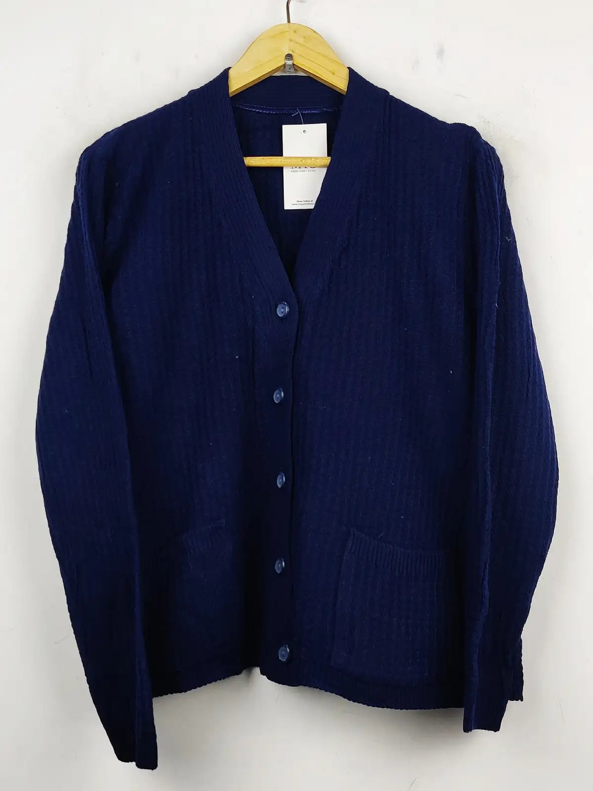 Buy online pre-used pre-loved 100% authentic & Original branded Unknown Brand (LS-7745) available in Pakistan. Top international brands avilable.