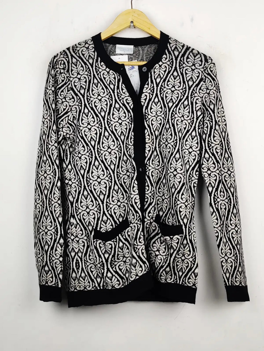 Buy online pre-used pre-loved 100% authentic & Original branded Cotswold (LS-7760) available in Pakistan. Top international brands avilable.
