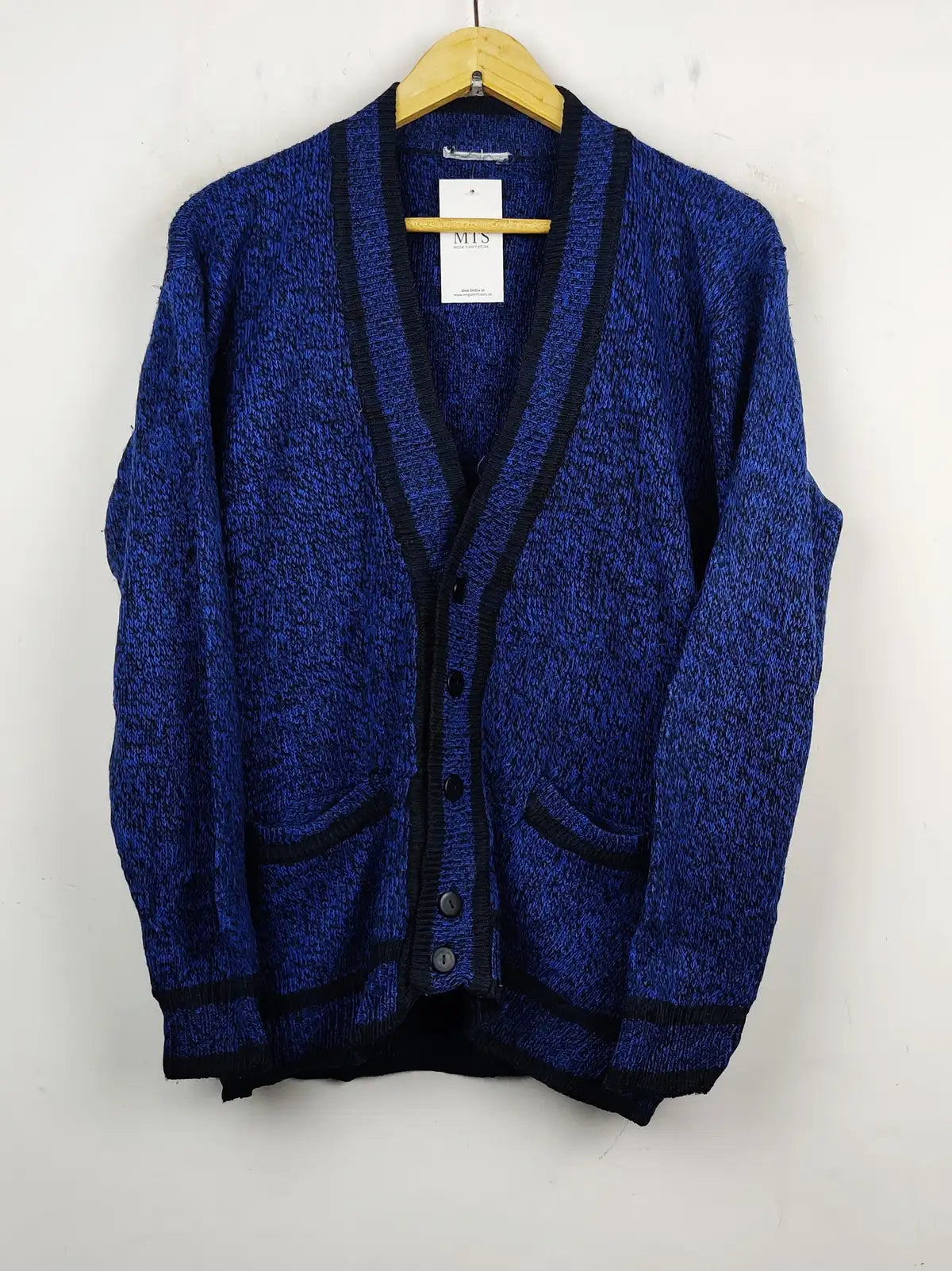 Buy online pre-used pre-loved 100% authentic & Original branded Unknown Brand (LS-7776) available in Pakistan. Top international brands avilable.