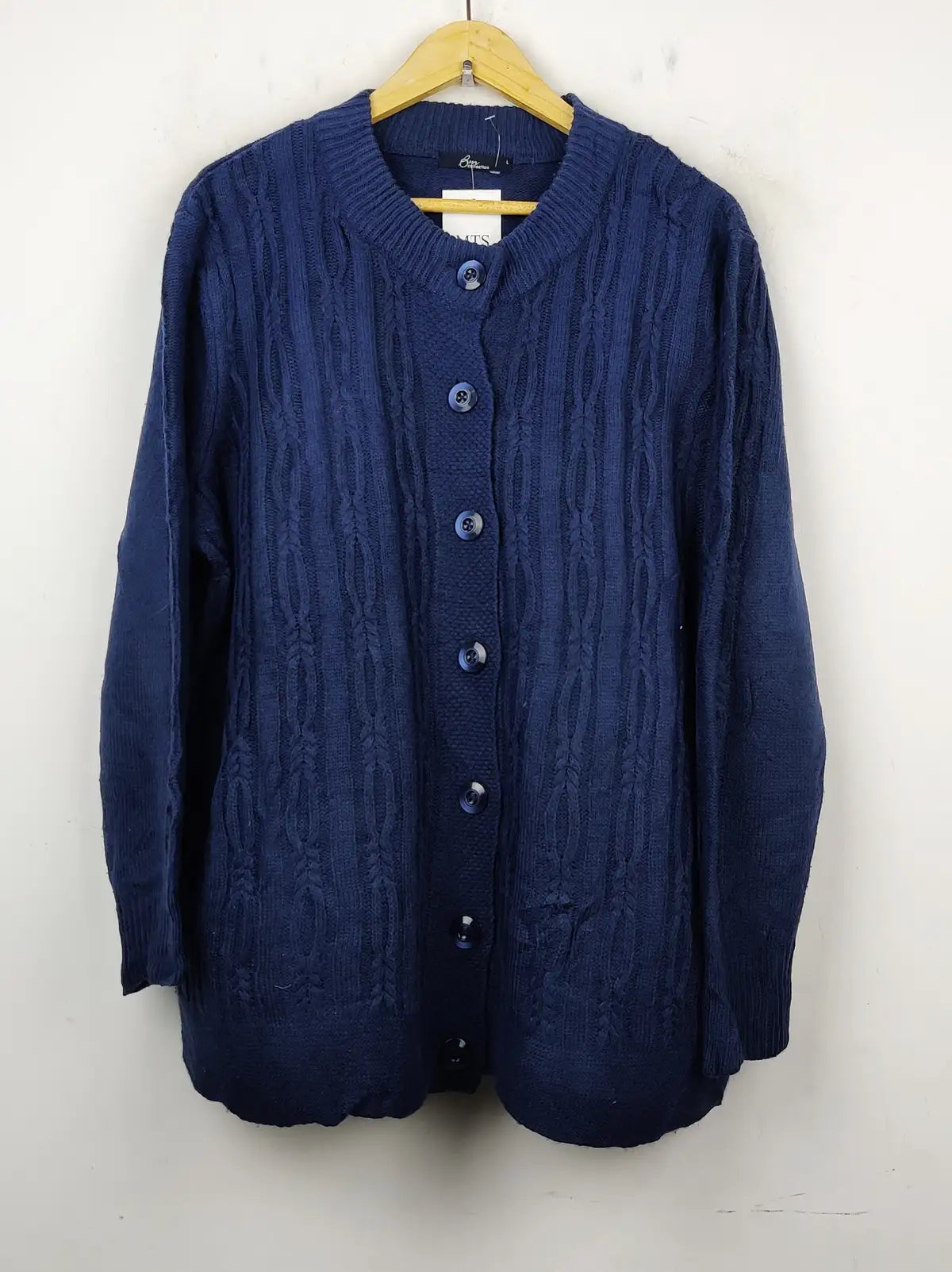 Buy online pre-used pre-loved 100% authentic & Original branded Bm Collections (LS-7793) available in Pakistan. Top international brands avilable.