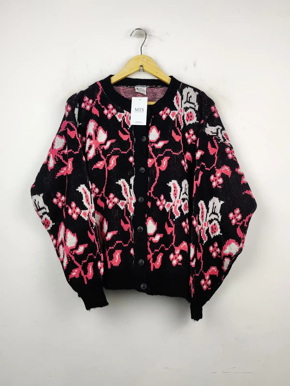 Buy online pre-used pre-loved 100% authentic & Original branded Unknown Brand (LS-7794) available in Pakistan. Top international brands avilable.