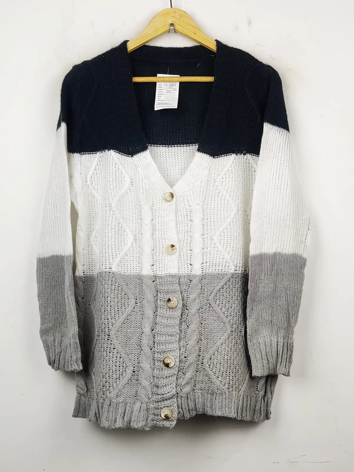 Buy online pre-used pre-loved 100% authentic & Original branded Unknown Brand (LS-7803) available in Pakistan. Top international brands avilable.