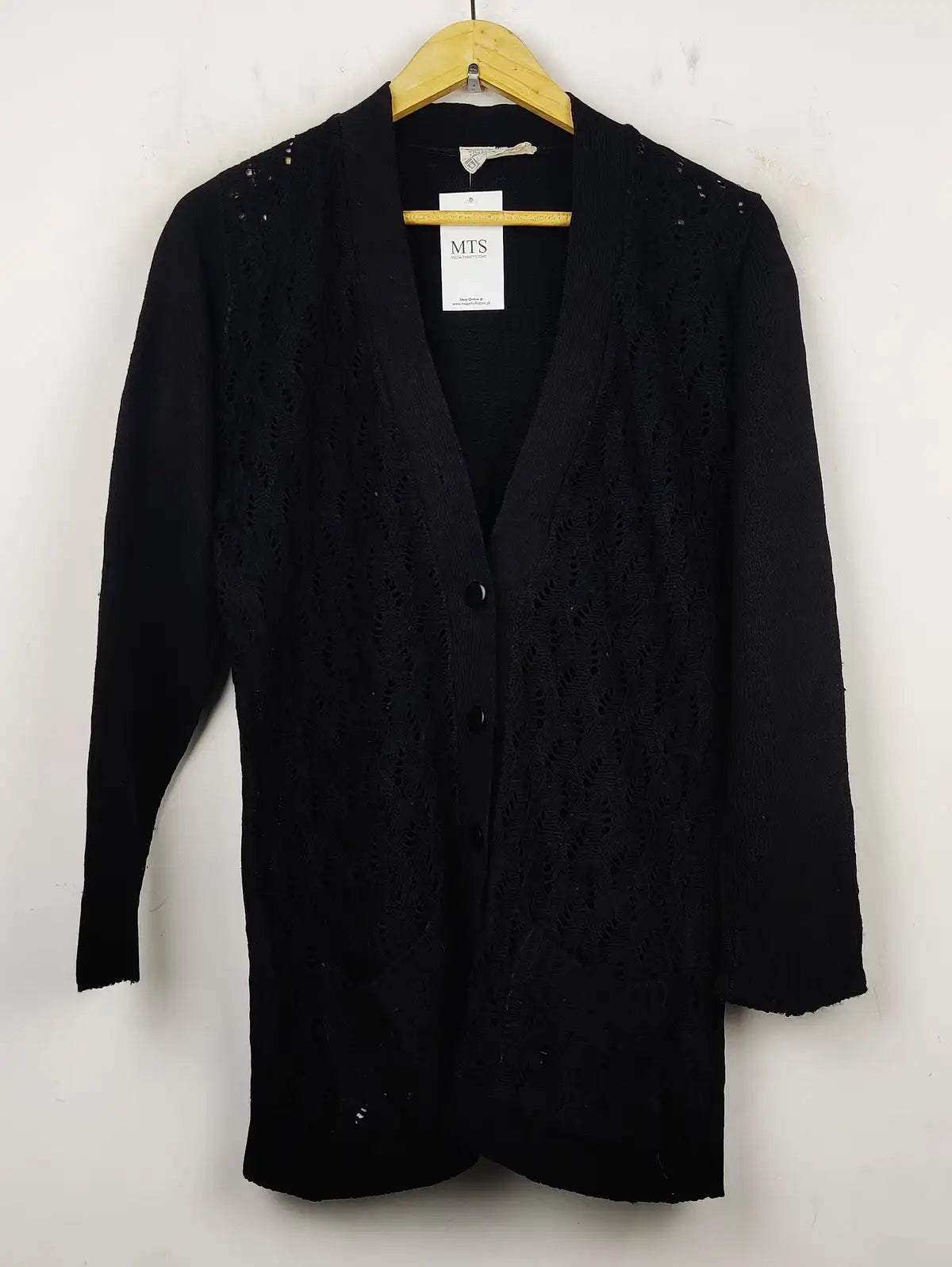 Buy online pre-used pre-loved 100% authentic & Original branded Unknown Brand (LS-7837) available in Pakistan. Top international brands avilable.