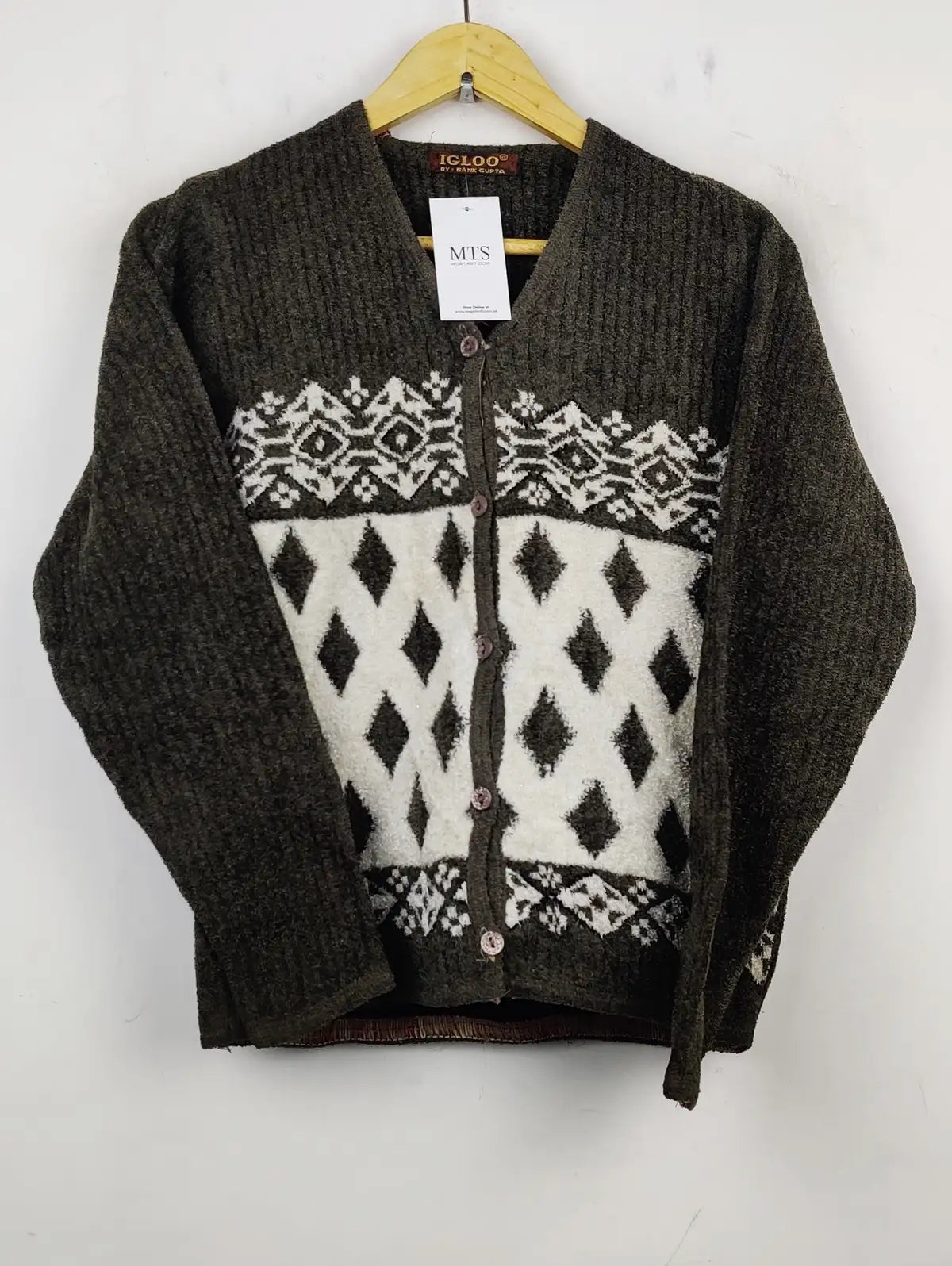 Buy online pre-used pre-loved 100% authentic & Original branded Igloo (LS-7891) available in Pakistan. Top international brands avilable.