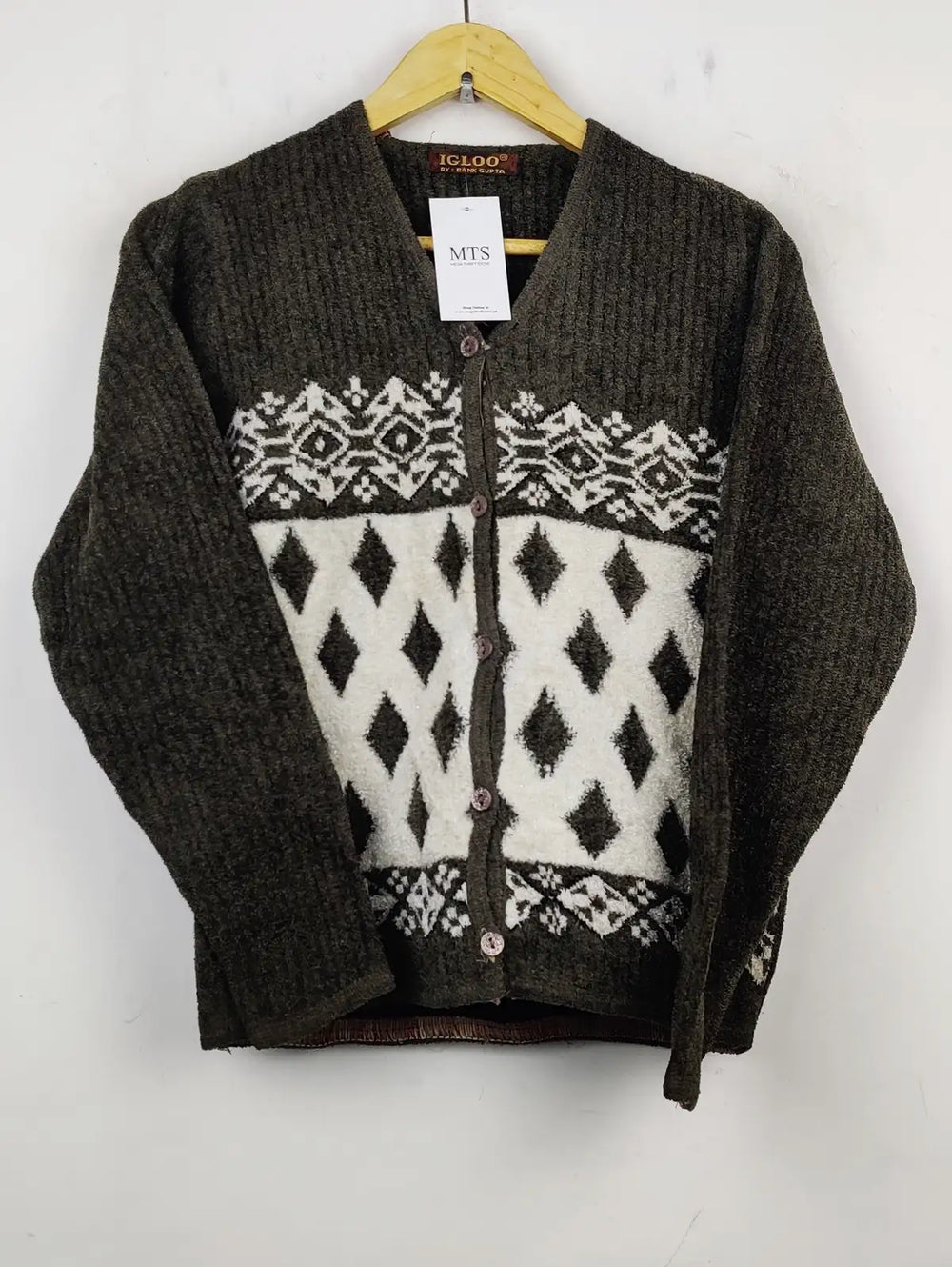 Buy online pre-used pre-loved 100% authentic & Original branded Igloo (LS-7891) available in Pakistan. Top international brands avilable.