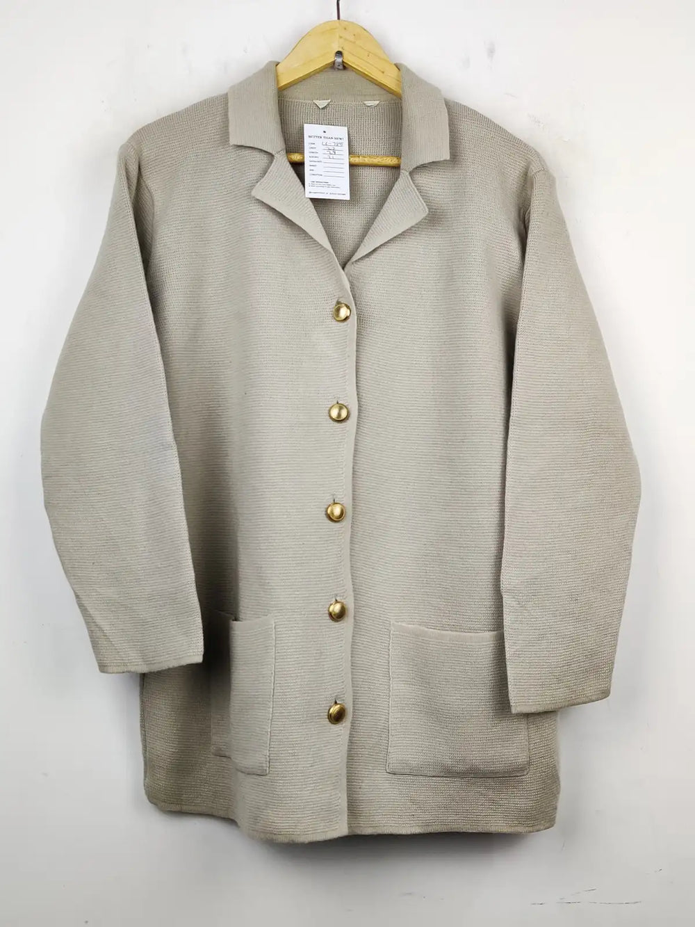 Buy online pre-used pre-loved 100% authentic & Original branded Unknown Brand (LS-7895) available in Pakistan. Top international brands avilable.