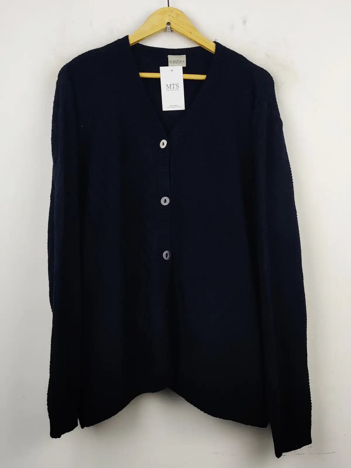 Buy online pre-used pre-loved 100% authentic & Original branded Eastex (LS-7897) available in Pakistan. Top international brands avilable.