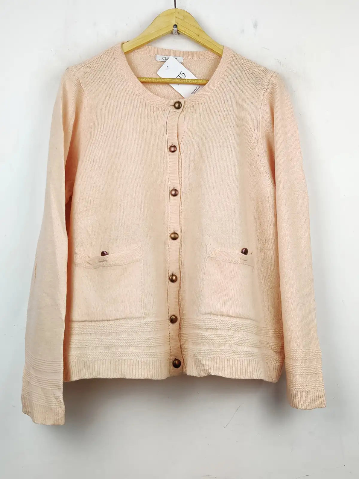 Buy online pre-used pre-loved 100% authentic & Original branded Marks & Spencer (LS-7910) available in Pakistan. Top international brands avilable.