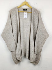 Buy online pre-used pre-loved 100% authentic & Original branded Naanaa (LS-7998) available in Pakistan. Top international brands avilable.