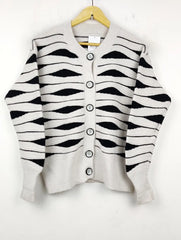 Buy online pre-used pre-loved 100% authentic & Original branded Unknown Brand (LS-8032) available in Pakistan. Top international brands avilable.